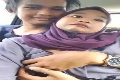 Sejoli Kekasih Bersetubuh Di Dalam Taksi Sepi